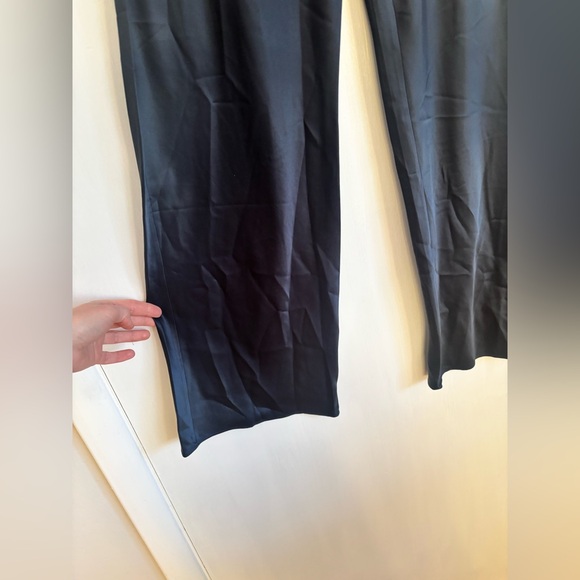new Reformation Gale Satin wide leg pants in midnight navy blue - Picture 6 of 9